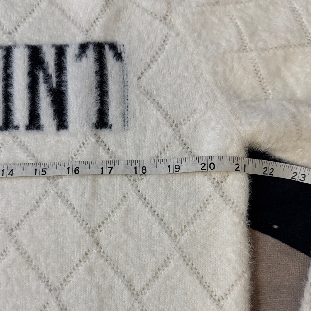 Left Point White Crewneck Sweater Runs Small ( Fits Medium ) - Picture 6 of 11